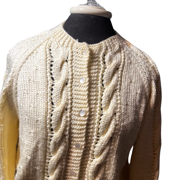 Hand Knit Cream Cable Cardigan Made By Grandma Size Medium Soft Fisherman’s Knit - Picture 6 of 7